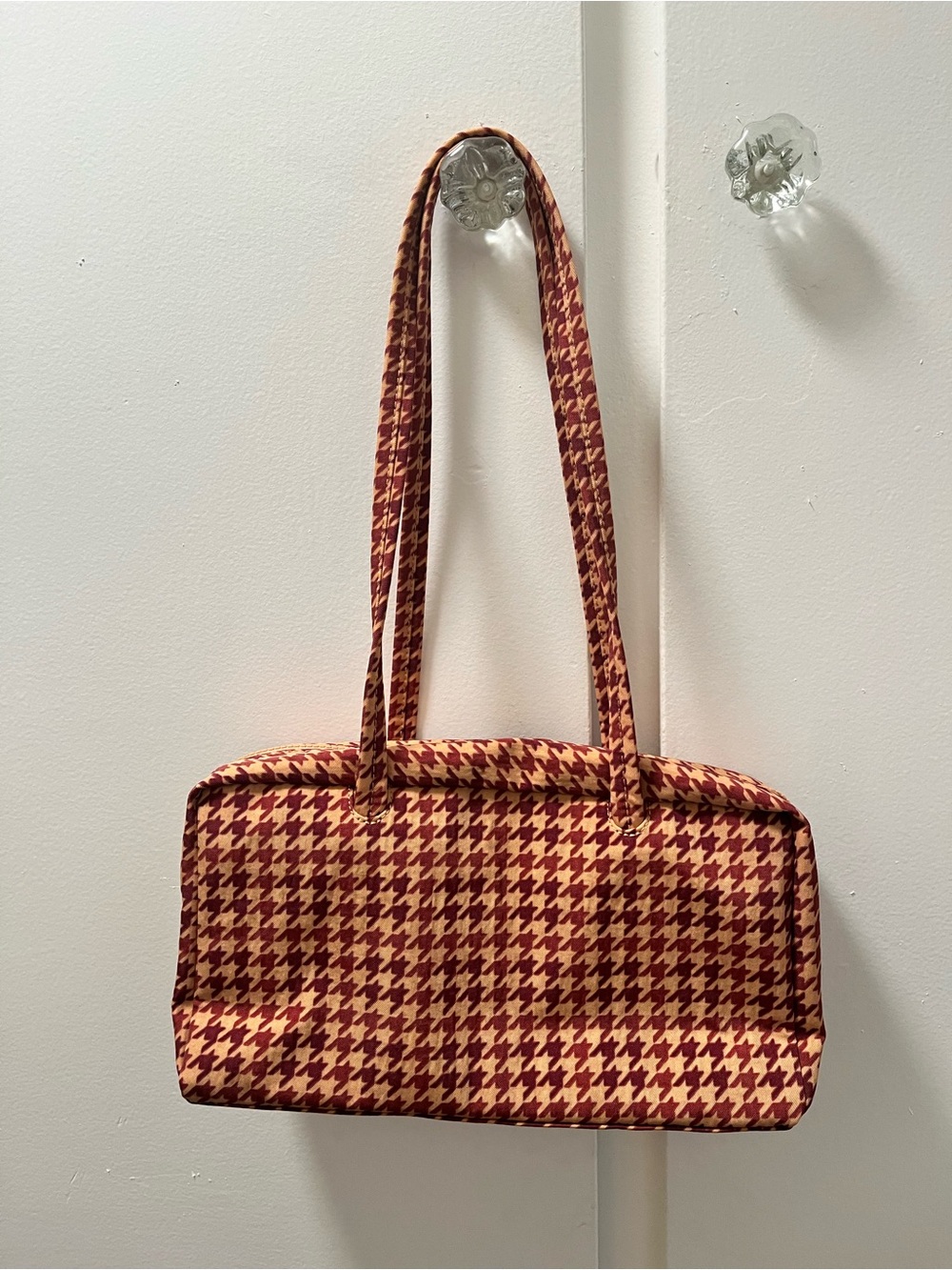 UO Exclusive Baggu Bowler Bag Houndstooth (Regular size) - Picture 2 of 3